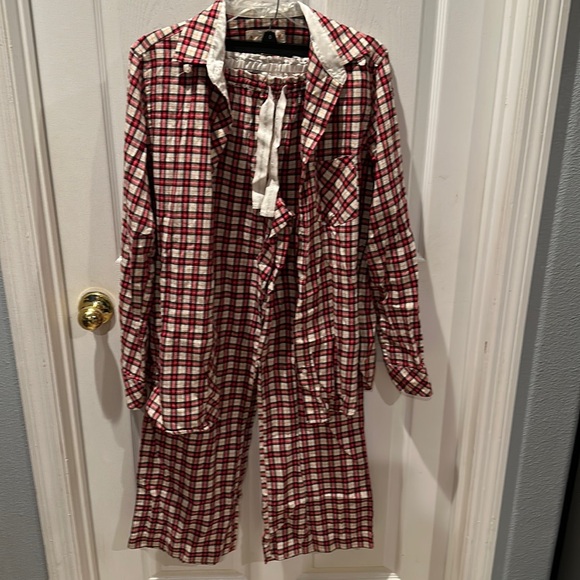 Victoria’s Secret 3 pc set plaid pajamas cotton shirt/pants (s) & large slippers - Picture 1 of 9